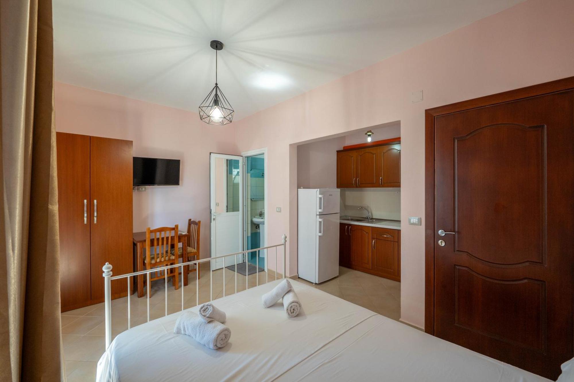 Villa Sunny Ksamil Esterno foto